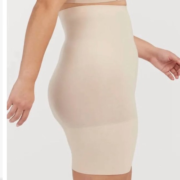 SPANX Higher Power Short in Soft Nude NWOT - Picture 2 of 8